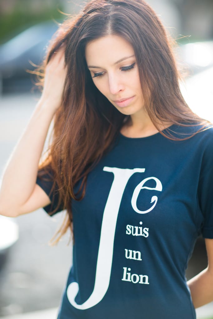 Women's - Je Suis un Lion Navy Blue Crew Neck T-Shirt-Vaughn de Heart