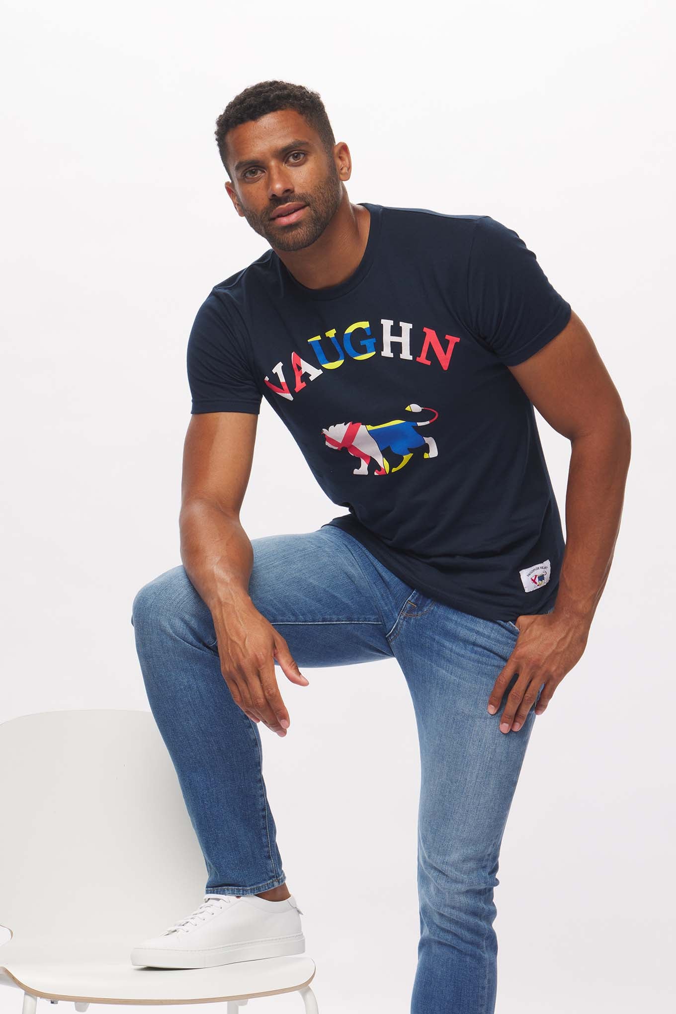 Men's - Voilier - Navy Blue Lion Nautical Flag Crew Neck T-Shirt-Vaughn de Heart