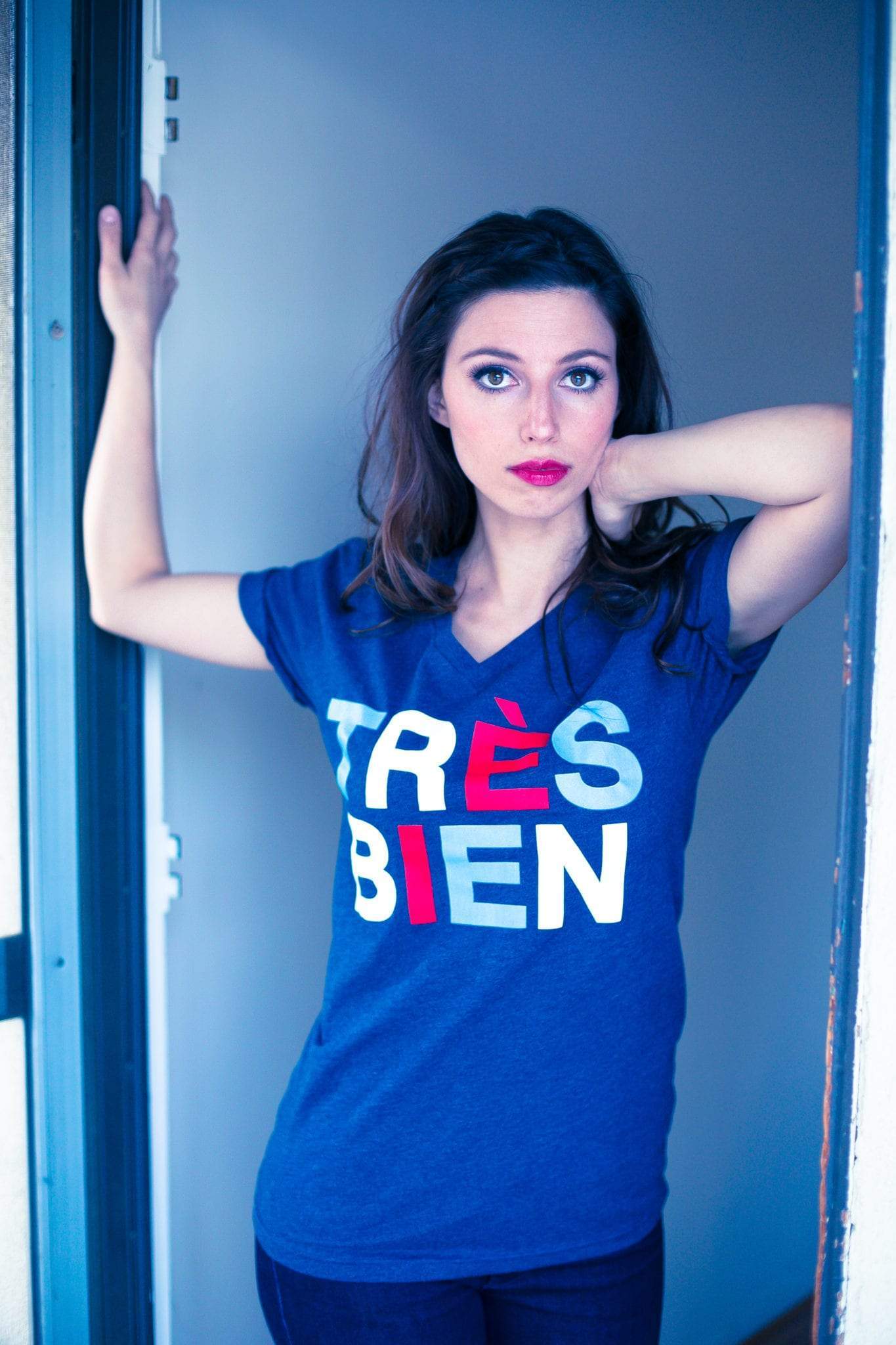 Très Bien Heather Navy Blue V-Neck T-Shirt-Vaughn de Heart